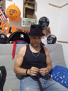 Snapshot of latinmartin73 chatting on October 31, 12:34 am latinmartin73 online show from October 31, 12:34 am