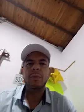 Snapshot of latinmartin73 chatting on October 16, 12:07 am latinmartin73 online show from October 16, 12:07 am