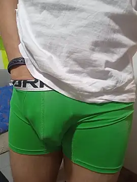 Snapshot of latinmartin73 chatting on October 23, 1:31 am latinmartin73 online show from October 23, 1:31 am