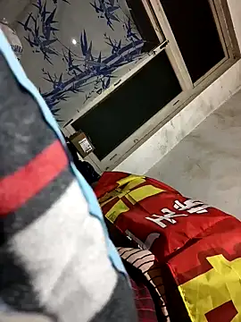 Snapshot of huzi518 chatting on February 8, 9:46 pm huzi518 online show from February 8, 9:46 pm