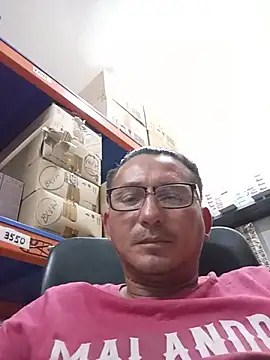Andresguz35 online show from October 18, 5:07 pm