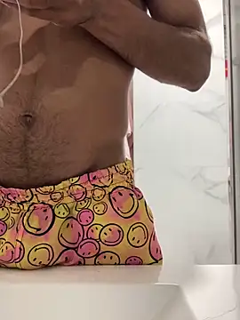 Lucascacaca online show from April 25, 2:47 pm