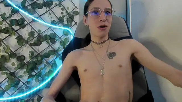 vodkadelulo online show from April 27, 9:39 am