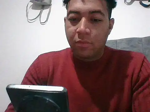Snapshot of Morenocosta12 chatting on September 19, 5:08 am Morenocosta12 online show from September 19, 5:08 am