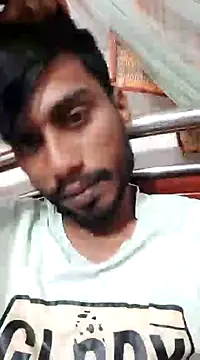 Snapshot of MDALAMIN007 chatting on January 3, 8:32 am MDALAMIN007 online show from January 3, 8:32 am