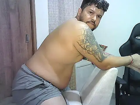 tupapito00 online show from April 2, 5:10 pm