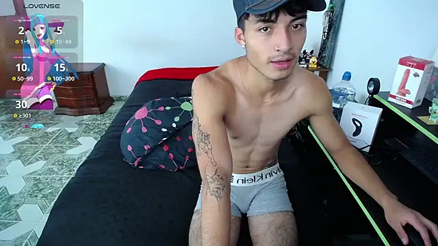 Snapshot of dylan_fun18 chatting on February 22, 7:32 pm dylan fun18 online show from February 22, 7:32 pm