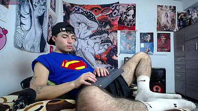 dylan fun18 online show from April 26, 7:54 pm
