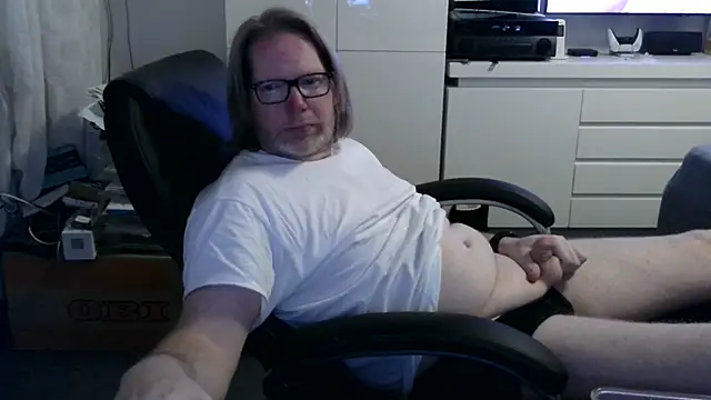 VSteph online show from April 22, 8:57 pm