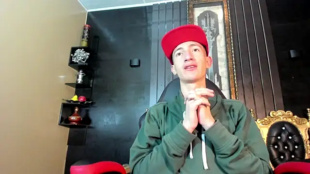 Snapshot of Erik_Osorio chatting on December 18, 5:10 pm Erik Osorio online show from December 18, 5:10 pm
