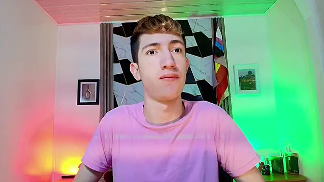 Snapshot of Erik_Osorio chatting on September 16, 8:20 pm Erik Osorio online show from September 16, 8:20 pm