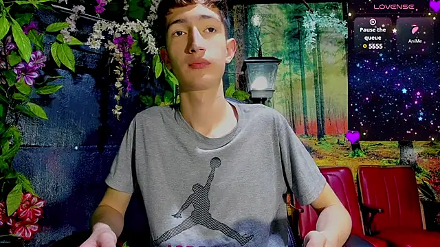 Snapshot of Erik_Osorio chatting on December 3, 4:28 pm Erik Osorio online show from December 3, 4:28 pm