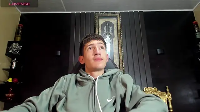 Snapshot of Erik_Osorio chatting on January 4, 4:11 pm Erik Osorio online show from January 4, 4:11 pm