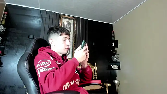 Snapshot of Erik_Osorio chatting on December 19, 11:50 am Erik Osorio online show from December 19, 11:50 am