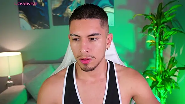 Snapshot of Aaronfox_x chatting on January 7, 11:03 pm Aaronfox x online show from January 7, 11:03 pm