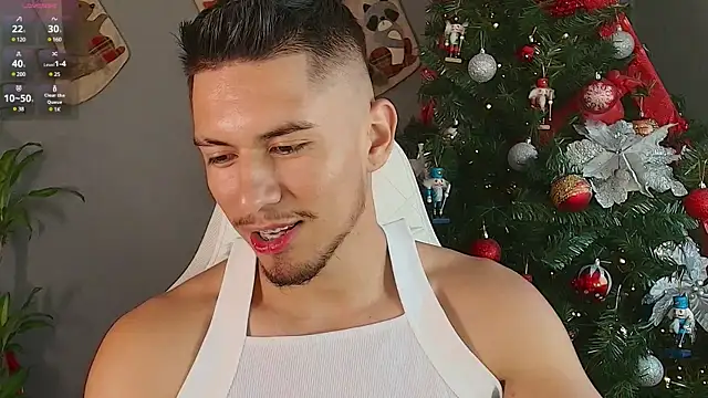 Snapshot of Aaronfox_x chatting on December 4, 10:08 pm Aaronfox x online show from December 4, 10:08 pm