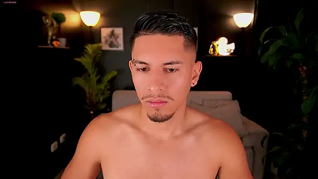Snapshot of Aaronfox_x chatting on September 20, 12:16 pm Aaronfox x online show from September 20, 12:16 pm