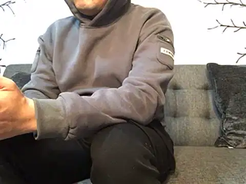 Latinboy003 online show from January 21, 8:00 am