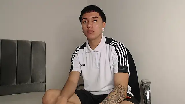 alex-lover online show from October 22, 2:26 am