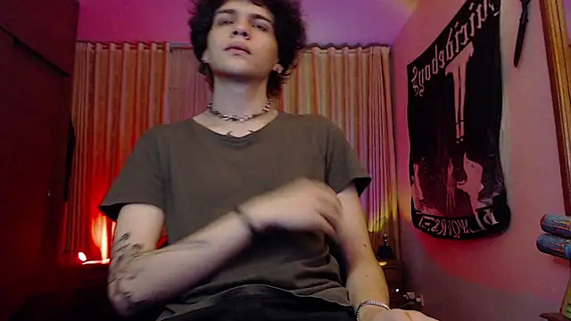 Snapshot of Soul_cursed_boy chatting on January 9, 3:26 am Soul cursed boy online show from January 9, 3:26 am
