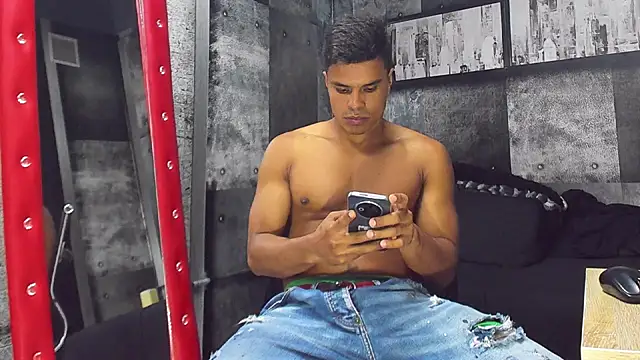 Snapshot of Derek_Lustfordx chatting on December 28, 11:19 am Derek Lustfordx online show from December 28, 11:19 am