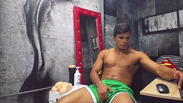 Snapshot of Derek_Lustfordx chatting on February 10, 11:25 am Derek Lustfordx online show from February 10, 11:25 am