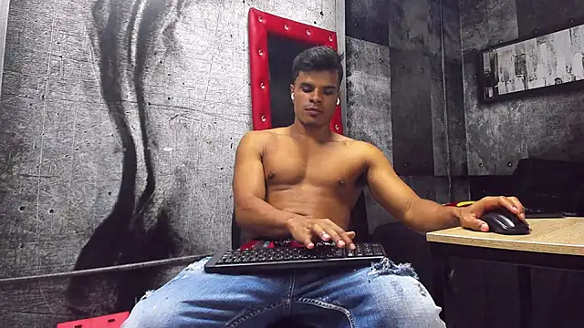 Snapshot of Derek_Lustfordx chatting on February 22, 11:13 am Derek Lustfordx online show from February 22, 11:13 am