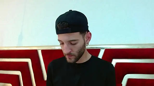 Christopher saint online show from April 19, 5:51 am