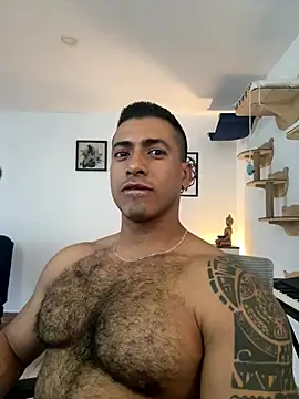 Snapshot of aaroncolombia chatting on October 3, 9:53 pm aaroncolombia online show from October 3, 9:53 pm