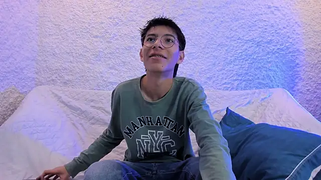 alexandersawyer online show from December 19, 12:46 pm