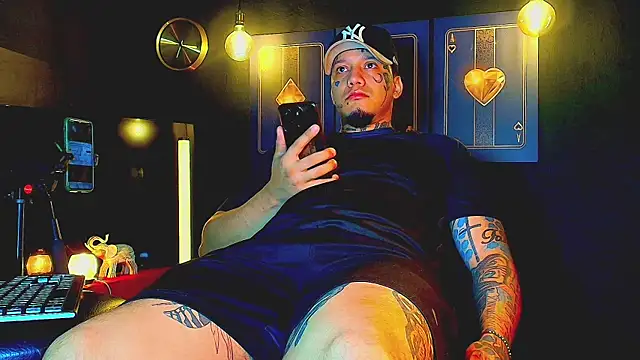 Snapshot of daimond_hope666 chatting on October 13, 11:55 pm daimond hope666 online show from October 13, 11:55 pm