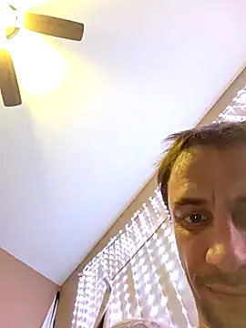 Snapshot of Highfrog1 chatting on November 1, 1:53 am Highfrog1 online show from November 1, 1:53 am