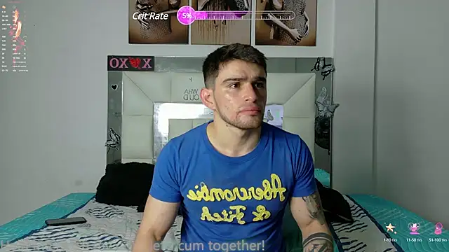 Snapshot of Sexy_Alejandro_ chatting on December 12, 12:27 am Sexy Alejandro online show from December 12, 12:27 am