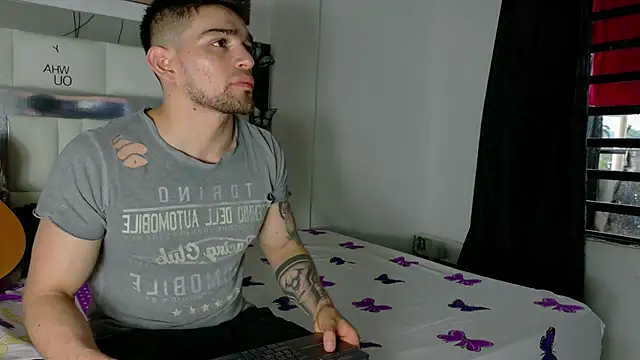 Snapshot of Sexy_Alejandro_ chatting on March 3, 5:02 pm Sexy Alejandro online show from March 3, 5:02 pm