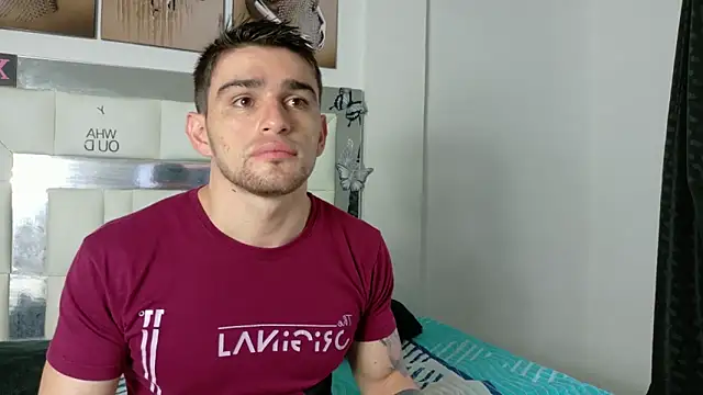Snapshot of Sexy_Alejandro_ chatting on December 16, 1:00 pm Sexy Alejandro online show from December 16, 1:00 pm