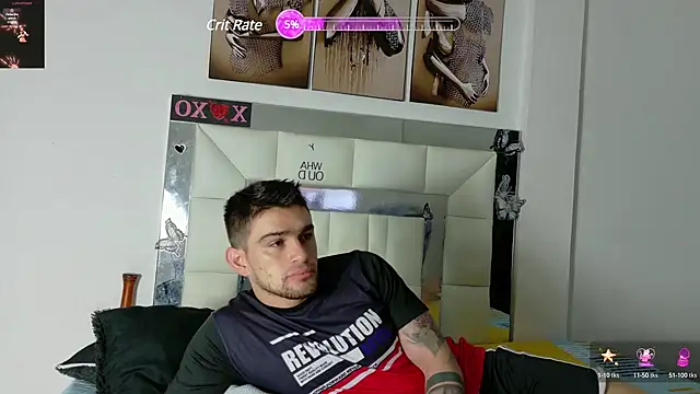 Snapshot of Sexy_Alejandro_ chatting on February 14, 11:42 am Sexy Alejandro online show from February 14, 11:42 am