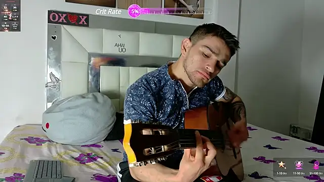 Snapshot of Sexy_Alejandro_ chatting on February 27, 11:20 am Sexy Alejandro online show from February 27, 11:20 am