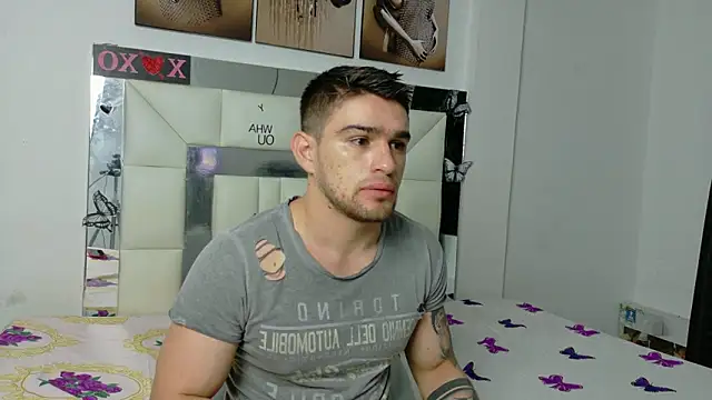 Snapshot of Sexy_Alejandro_ chatting on March 18, 11:00 am Sexy Alejandro online show from March 18, 11:00 am