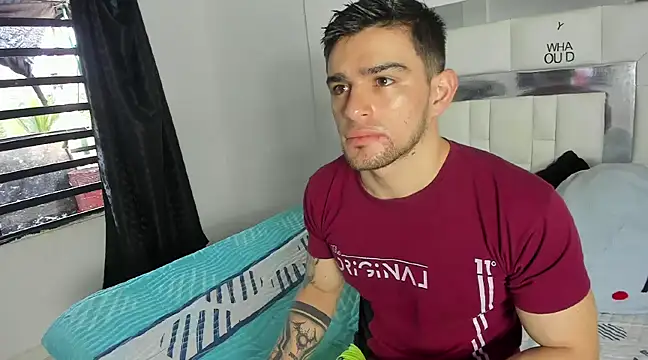 Snapshot of Sexy_Alejandro_ chatting on December 2, 11:54 am Sexy Alejandro online show from December 2, 11:54 am