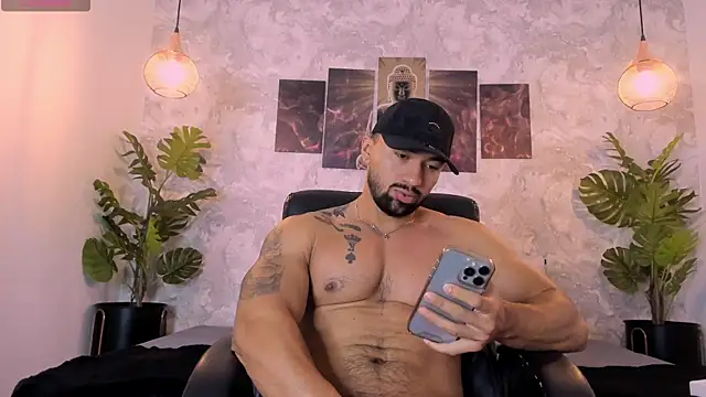 Snapshot of Regan__ chatting on March 22, 4:24 am Regan online show from March 22, 4:24 am