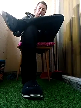 Snapshot of Lovely_milk chatting on December 9, 6:34 am Lovely milk online show from December 9, 6:34 am
