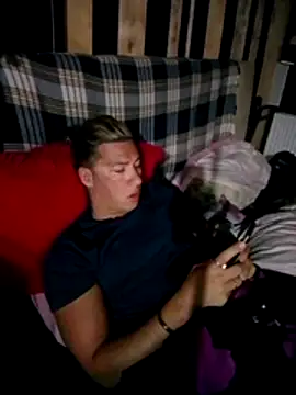 Lovely milk online show from November 6, 8:45 pm