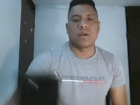 latinblack01 online show from November 10, 9:53 pm