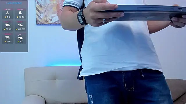 Snapshot of Samuel_Up chatting on October 8, 5:01 am Samuel Up online show from October 8, 5:01 am