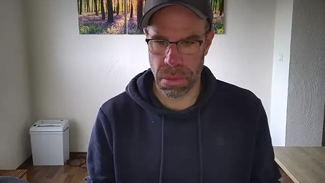 Snapshot of Harry_Boldt chatting on October 8, 10:08 am Harry Boldt online show from October 8, 10:08 am