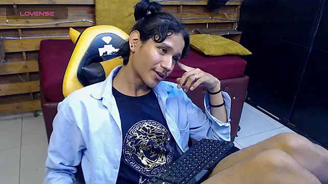 Snapshot of andy_staar chatting on October 11, 2:43 pm andy staar online show from October 11, 2:43 pm