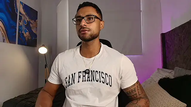 LiamGarcia1 online show from May 9, 3:13 pm