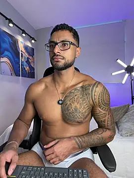 LiamGarcia1 online show from May 19, 2:45 pm