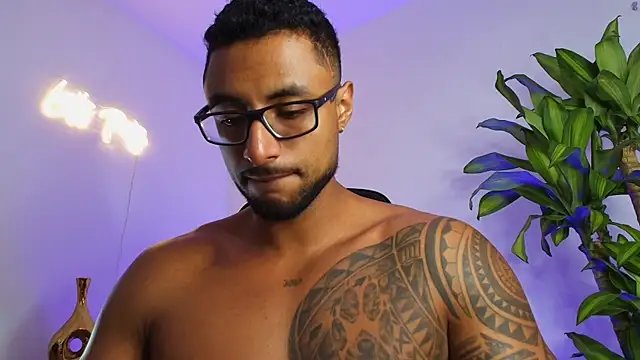 LiamGarcia1 online show from December 16, 3:52 pm