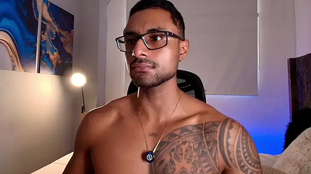 LiamGarcia1 online show from May 3, 5:04 pm